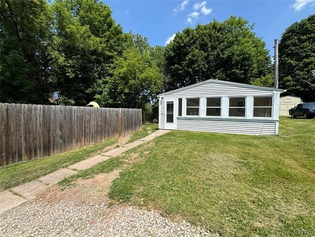 Building Photo - 21 S Skaneateles St