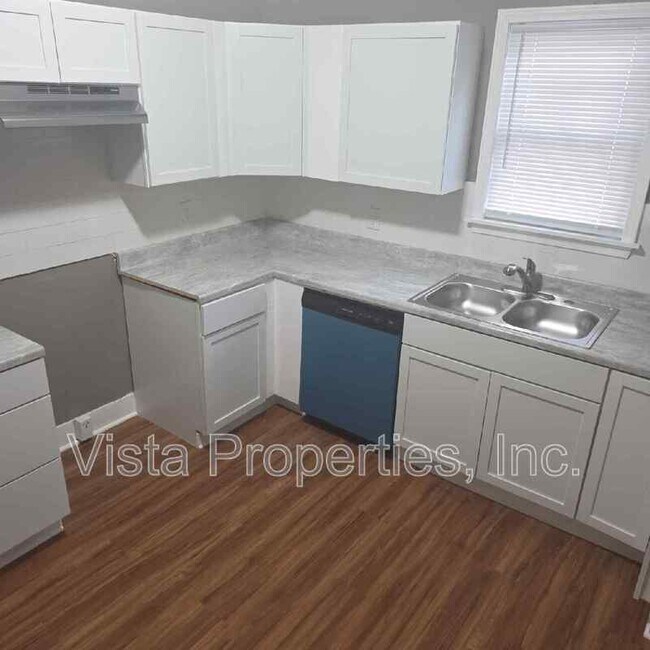 Building Photo - 835 S 38th St