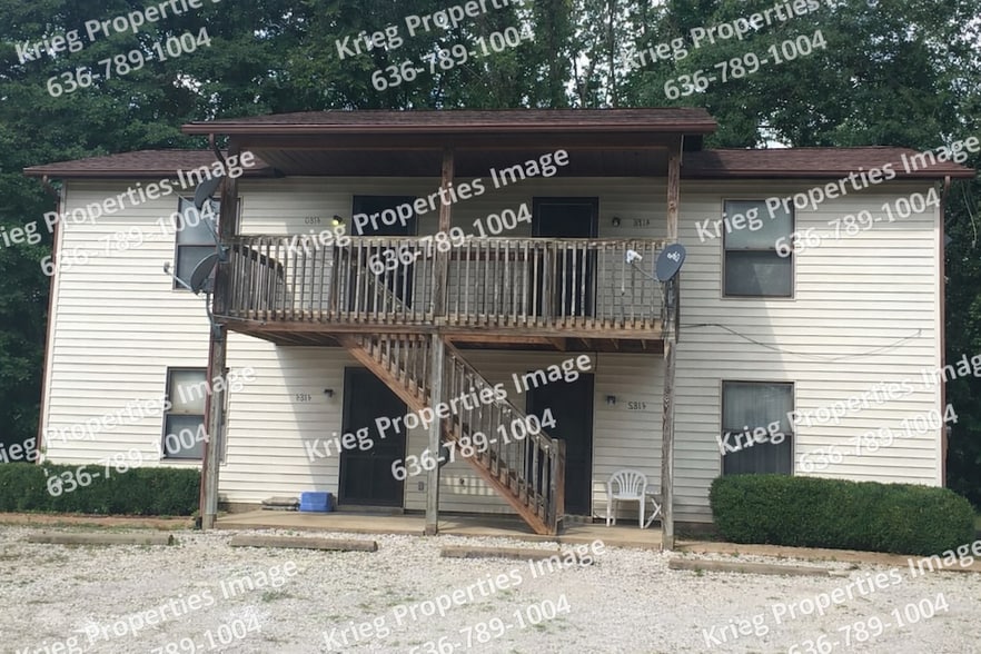 Upstairs left unit - 4170 Jannie Dr