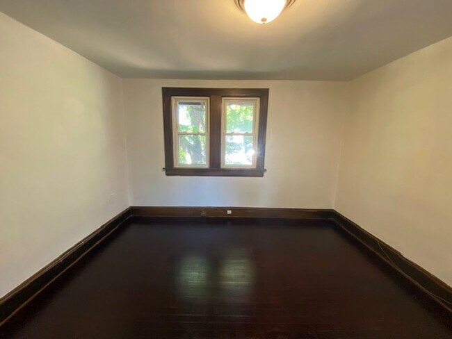 Building Photo - Classic 1929 Beauty—Updated Systems, Cozy ...