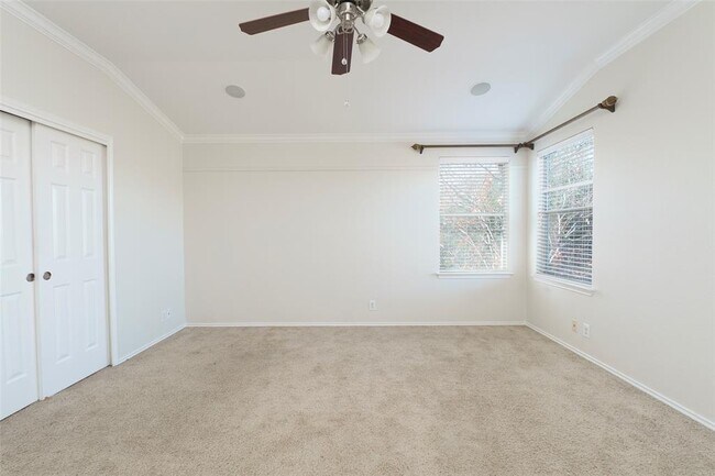 Building Photo - 8528 Harrier Dr