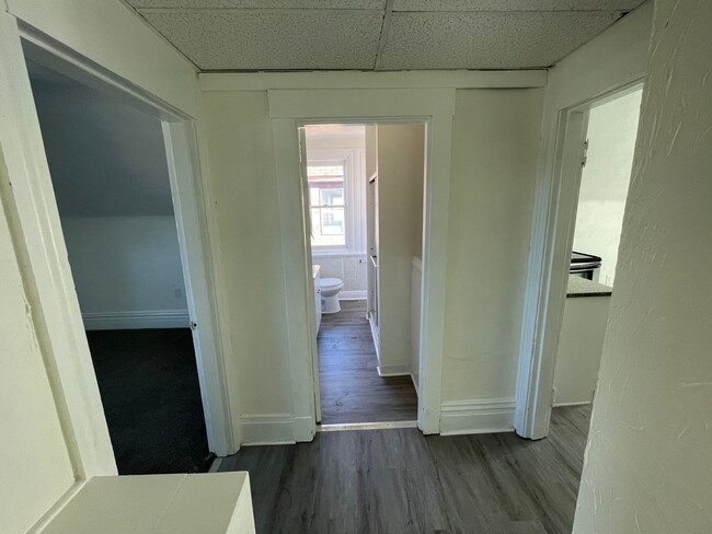 Building Photo - Updated 1 bedroom apartment in Munhall