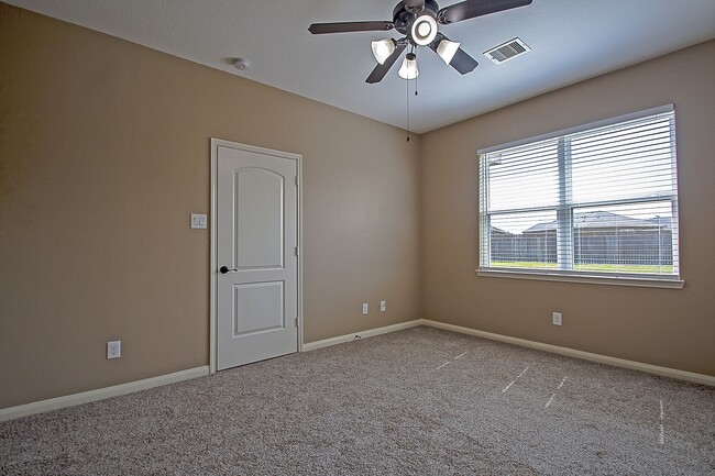 Building Photo - 20622 Stout Dr