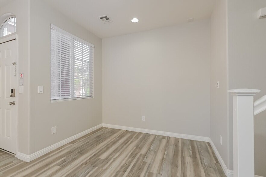 Building Photo - 680 Marlberry Pl