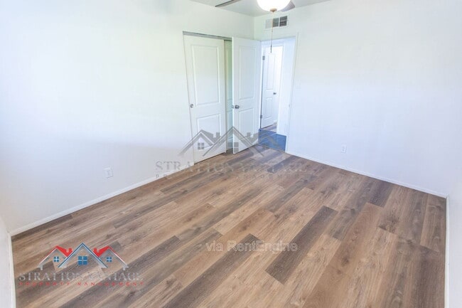 Building Photo - 8119 E Amelia Ave