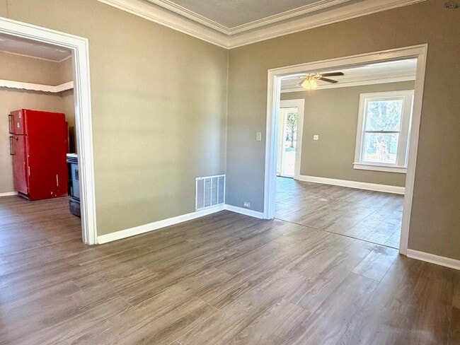 Building Photo - 2213 Bridwell St