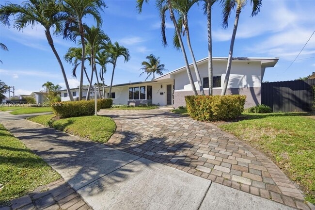 Building Photo - 1871 NE 186th St