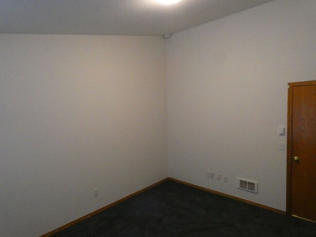 Building Photo - APPLICATION PENDING - *PNW Delight**