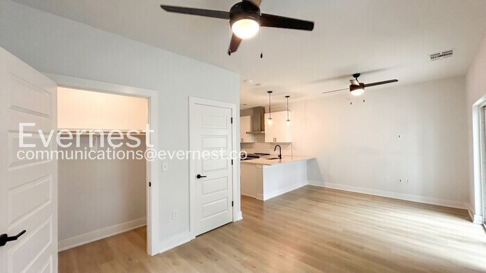 Building Photo - 3101 Govalle Ave