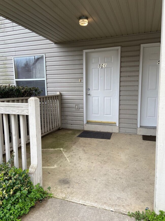 Building Photo - Apartment in Branson East, Kirbyville