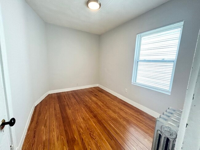 Building Photo - 18 Eastman St