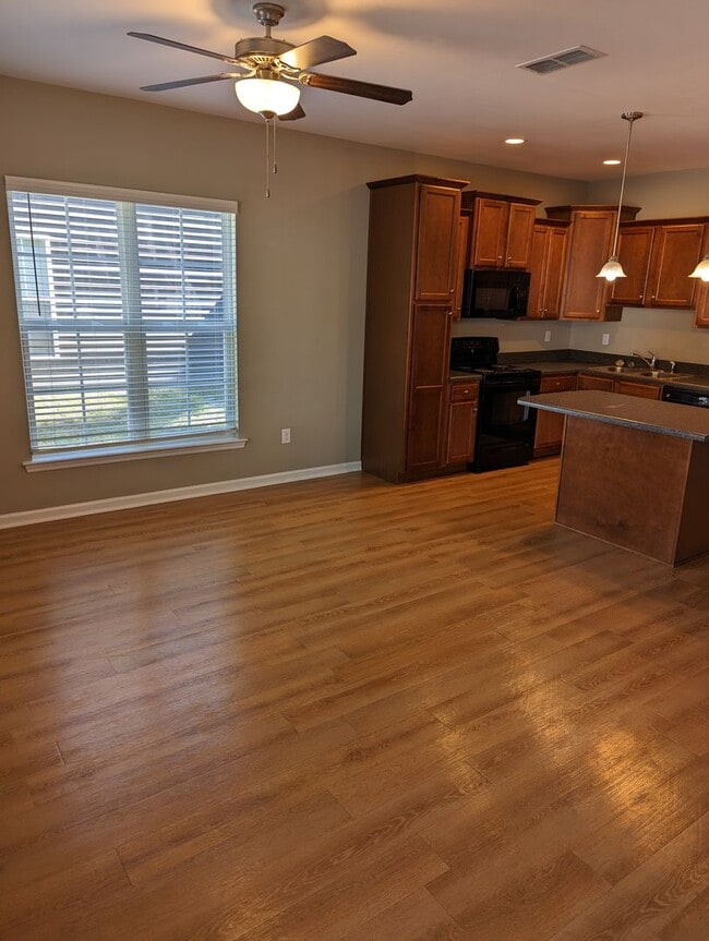 Building Photo - Available for Immediate Occupancy