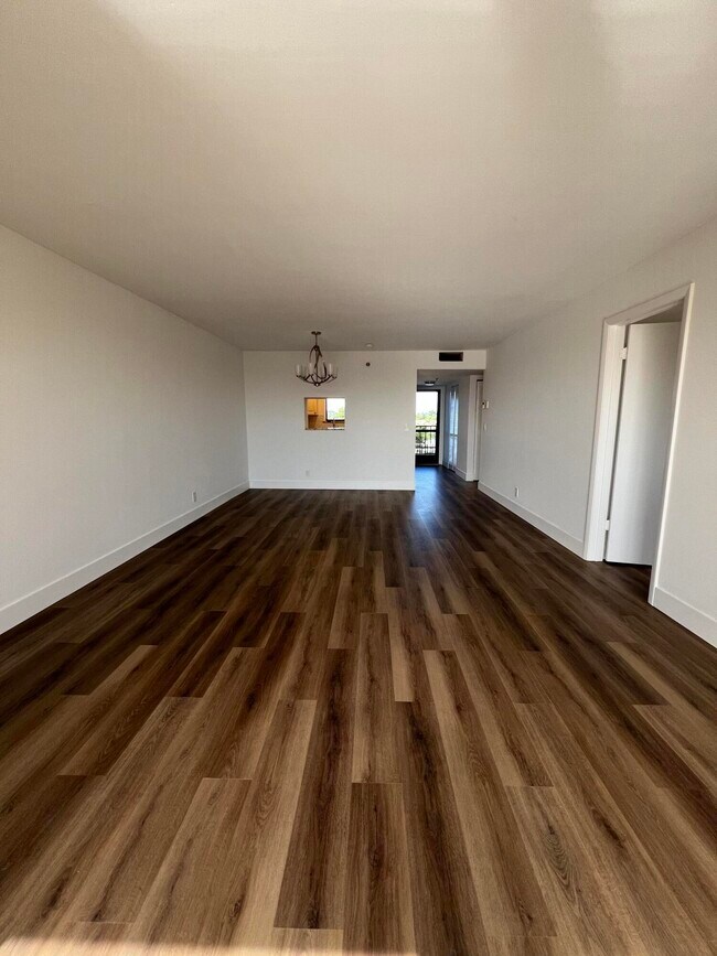 Building Photo - 7770 Tahiti Ln