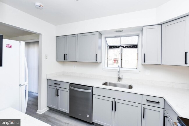 Building Photo - 4624 Governor Kent Ct