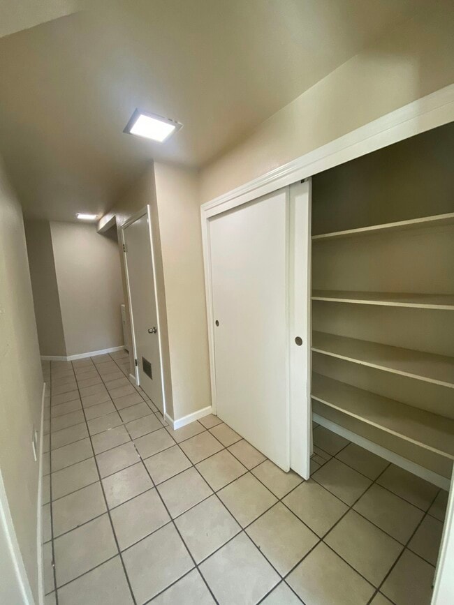 Building Photo - 17280 Markross Ct