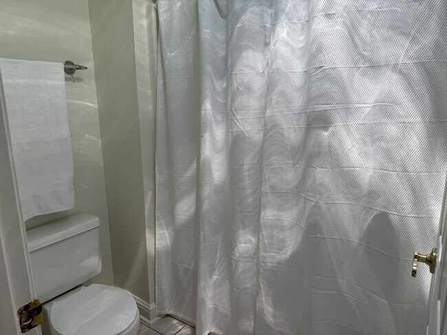 Building Photo - 112 Eagles Landing Dr