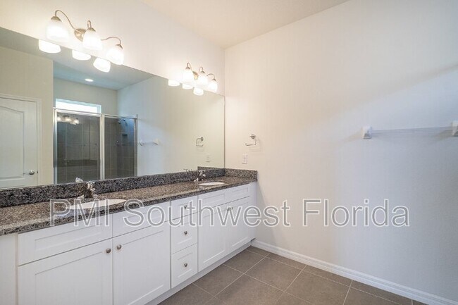 Building Photo - 5928 Silver Palm Blvd