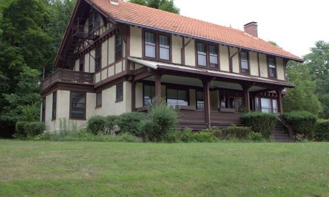 Building Photo - 201 Willard Way