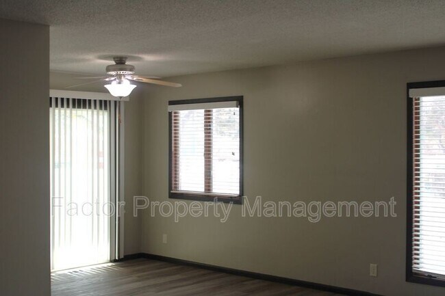 Building Photo - 101 Heather Ln