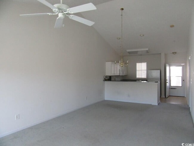Building Photo - 601 Hillside Dr