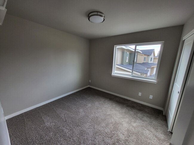Building Photo - 61570 SE Lucia St