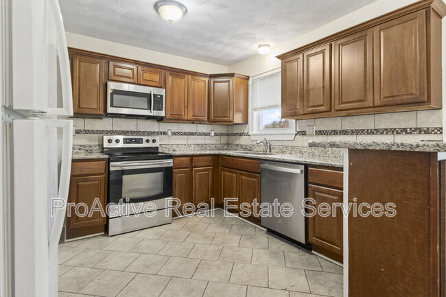 Building Photo - 1018 Wolcott Ave