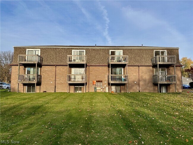 Building Photo - 4107 Orchard Dale Dr NW