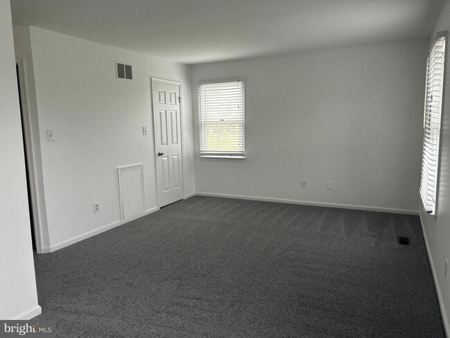 Building Photo - 1307 N Glen Dr