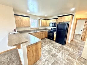 Building Photo - 3724 Travertine Way