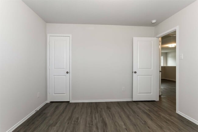 Building Photo - 217 Blue Crane St