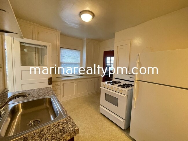 Building Photo - 1608 Napa St