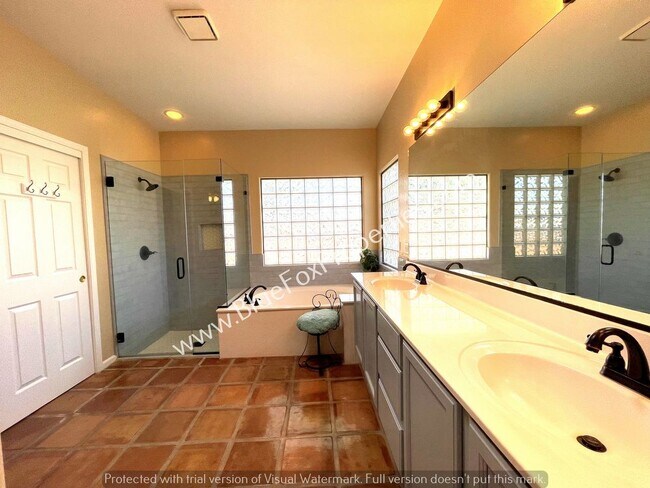 Building Photo - 5449 N Cres Ridge Dr