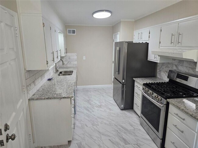 Building Photo - 3420 Northside Dr