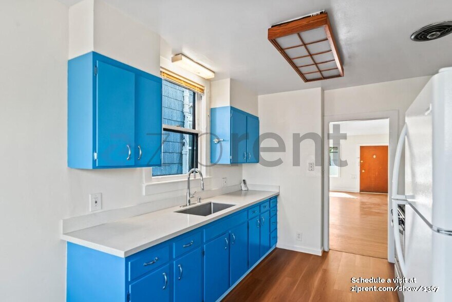 Building Photo - 1051 Stannage Ave
