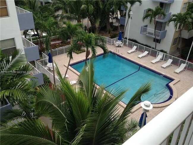 Building Photo - 1801 S Treasure Dr