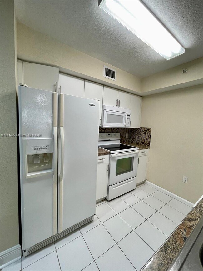 Building Photo - 15400 SW 284th St