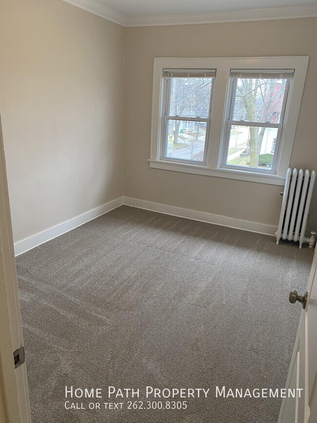 Building Photo - 832 N 70th St