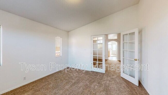 Building Photo - 7124 Labrador Dr NE