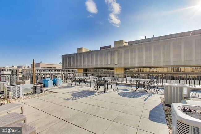 Building Photo - 915 E Street NW Unit 414