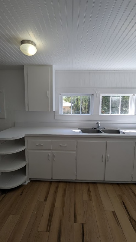 Building Photo - 112 E Orange Ave