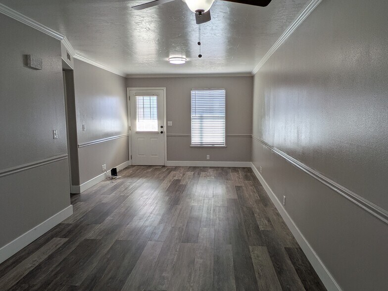 Building Photo - 1050 S Orem Blvd