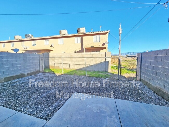 Building Photo - 670 Bourbon St