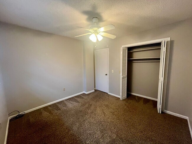 Building Photo - 3 Bedroom Home Close To Clemson Campus