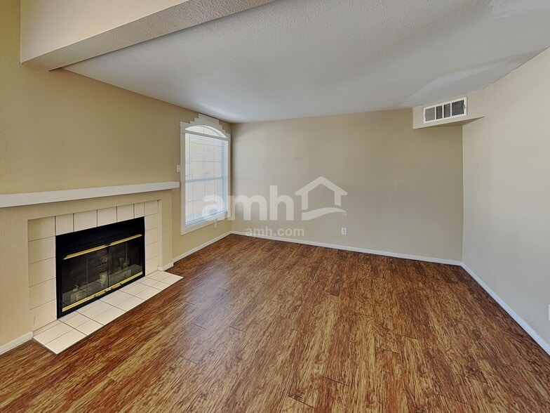Building Photo - 8019 Dorinda Ave