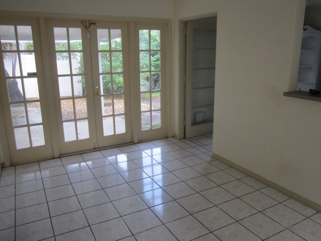 Building Photo - 700 31st Ave N