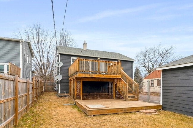 Building Photo - 5116 Ivanhoe St