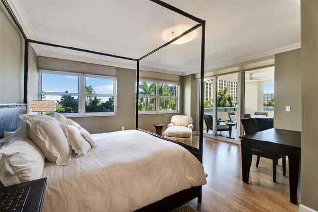 Building Photo - 445 Grand Bay Dr