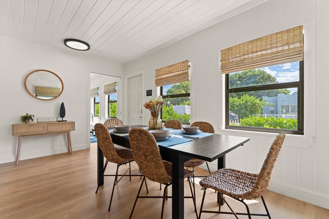 Building Photo - 721 Dobbins St