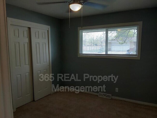 Building Photo - 2201 12th St