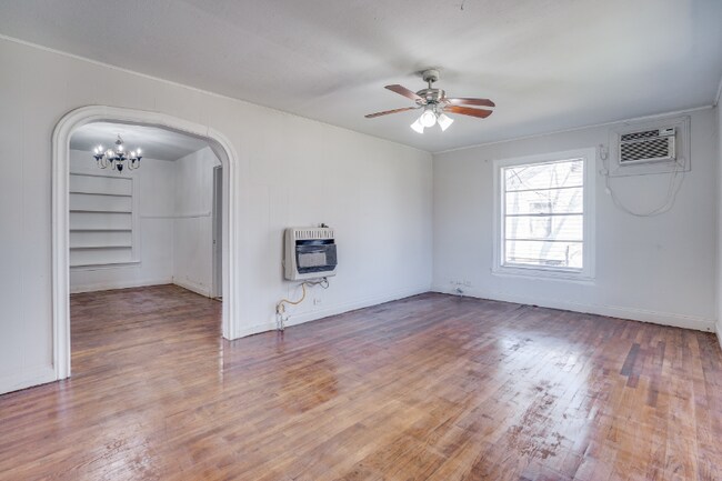 Building Photo - 901 N Howeth St